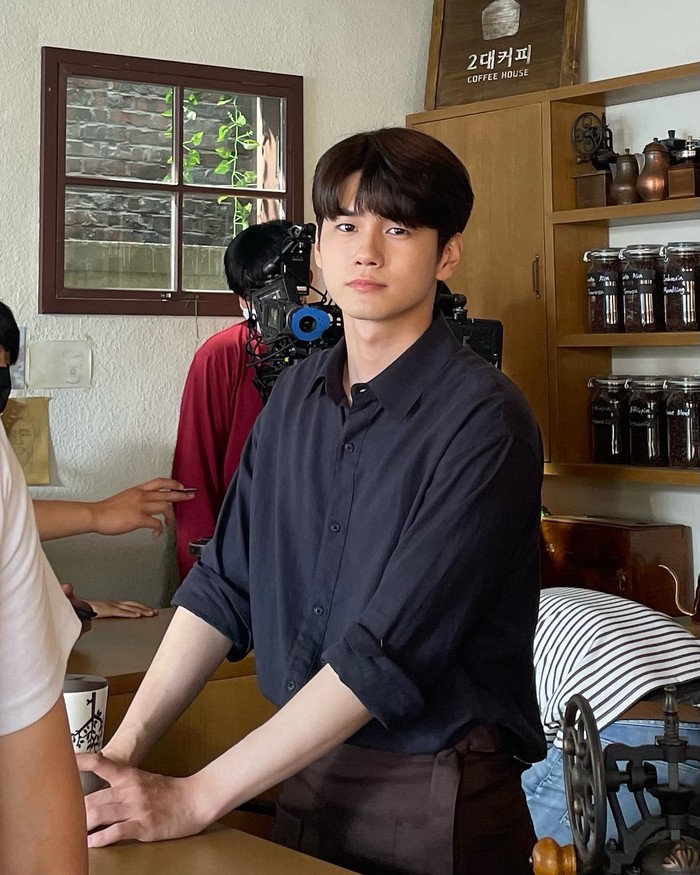 Ong Seongwu kemudian fokus berkarier sebagai aktor dan penyanyi solo usai menyelesaikan aktivitas bersama grupnya. Rilis album mini perdana, ‘LAYERS’, artis Korea dengan marga langka ini resmi debut solo pada 25 Maret 2020. / Foto: instagram.com/osw_onge