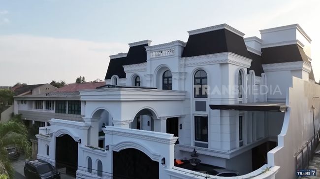 Intip 12 Penampakan Rumah Baru Sarwendah Mewah, Ada Pintu Rahasia dan Ruang Tersembunyi