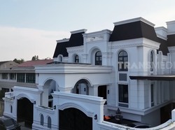 Intip 12 Penampakan Rumah Baru Sarwendah Mewah, Ada Pintu Rahasia & Ruang Tersembunyi