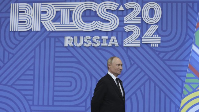 Presiden Rusia Vladimir Putin mengatakan negaranya terbuka terhadap "kompromi yang wajar" meski tak akan membuat konsesi apa pun untuk mengakhiri perang.