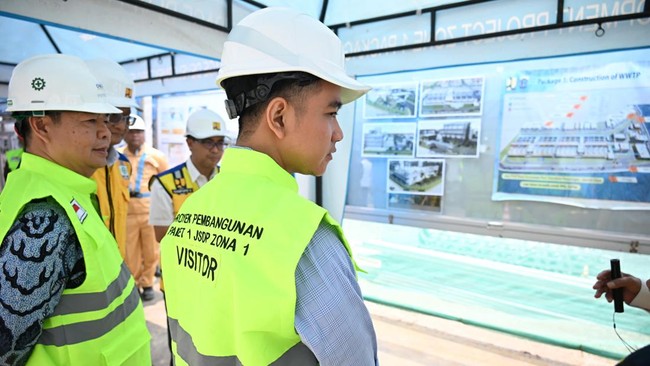 Wapres Gibran blusukan ke proyek Jakarta Sewerage Development Project (JSDP) Zona 1 di Penjaringan, Jakarta Utara, Kamis (24/10) pagi.