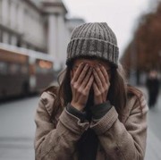 6 Cara Menangani Anxiety Attack di Tengah Keramaian