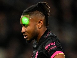 Duh, Pemain Chelsea Dihujani Laser Fans Panathinaikos