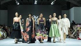 METRO Dept Store Usung Nuansa Romantis nan Dramatis di JFW 2025
