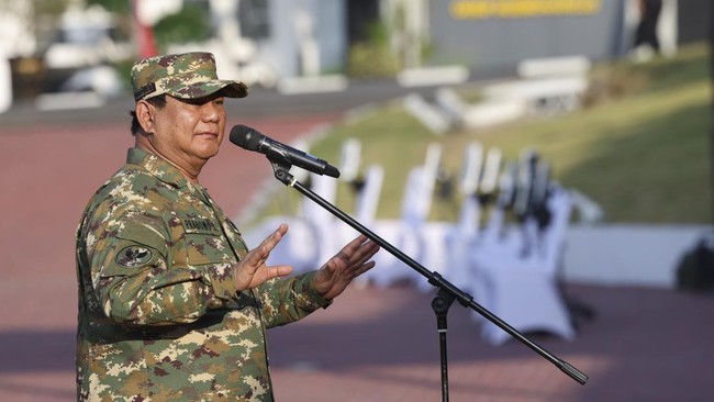 Presiden Prabowo Subianto mengungkap alasannya menerapkan "the military way" kepada para menteri Kabinet Merah Putih lewat training di Akmil Magelang.