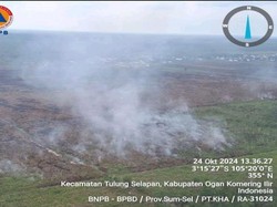 3 Helikopter Water Bombing Padamkan Karhutla di Area Permukiman Warga OKI