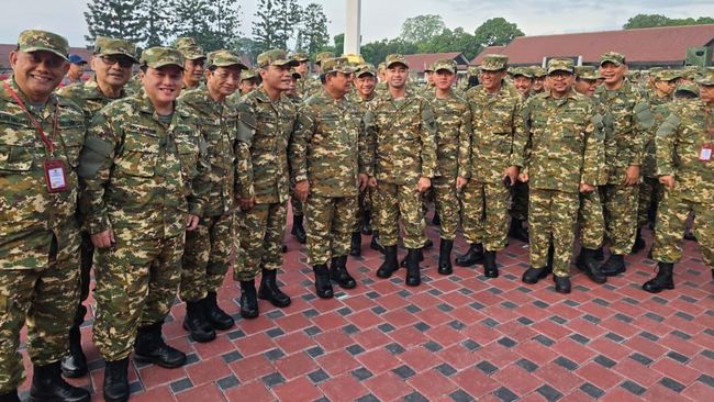 Potret Prabowo hingga Raffi Ahmad Berbaju Loreng ala Komcad di Akmil