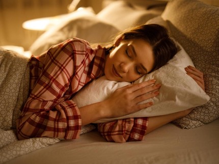 5 Posisi Tidur setelah Hubungan Intim yang Disebut Mampu Bikin Bunda Cepat Hamil