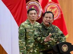 Prabowo Beri Libur Taruna Akmil-Akpol yang Rela Hujan-hujanan saat Parade