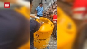 VIDEO: Polisi Selidiki Penemuan Mayat Wanita di Dalam Toren Air