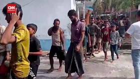 VIDEO: Penampakan 146 Imigran Rohingya Berlabuh di Pantai Sumut
