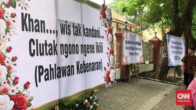 Alih-alih menjelaskan soal pejabat inisial R di PN Surabaya, saat dikonfirmasi Humas PT Surabaya menerangkan soal cara pemilihan komposisi hakim pengadil.