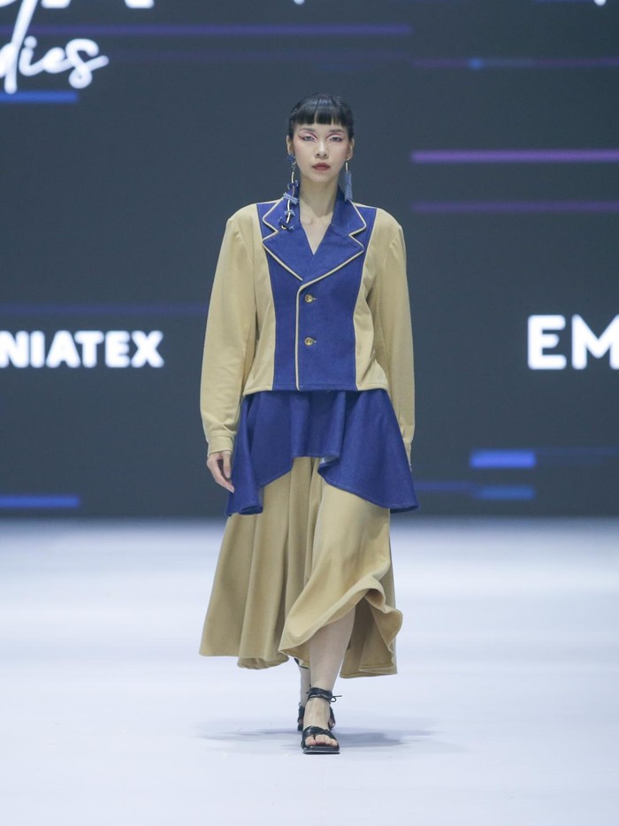 Peragaan busana juga didukung oleh muse yang digandeng sebagai model, di antaranya adalah Paula Verhoeven, Ririn Ekawati, Mikaila Patritz, Nazla Alifa, Anastasia Siantar, Karina Nadila, Rini Yulianti, Anisa Caca, Patricia Devina, dan Alika Islamidina/ Foto: Dok. JFW