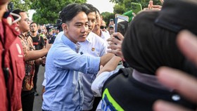 Kunjungi Solo Usai Jadi Wapres, Gibran Langsung Blusukan ke Stasiun