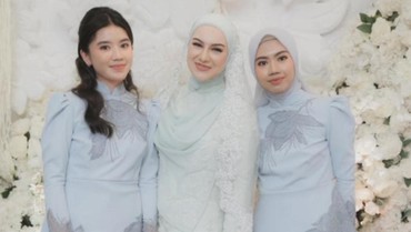 img-title Dituding Tak Akur, Sikap Anak Haldy Sabri Saat Foto Bareng Irish Bella Jadi Sorotan
