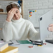 Sedang Viral  di Kalangan Gen Z, Apa Sih Arti 'Jam Koma'?