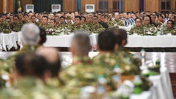 Luhut - Sri Mulyani Kuliahi Jajaran Menteri Prabowo di Akmil Magelang