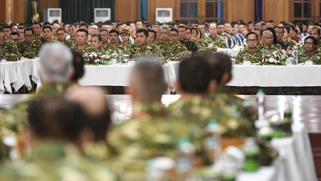 Menkeu Sri Mulyani hingga Ketua DEN Luhut Binsar Pandjaitan menjadi pemateri dalam pembekalan menteri Kabinet Merah Putih di Akademi Militer (Akmil) Magelang.
