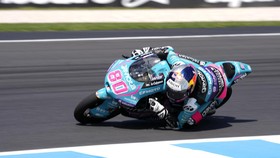 Hasil Moto3 Thailand: Alonso Menang, Insiden Tabrakan Jelang Finis