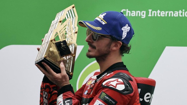 Pembalap Ducati Francesco Bagnaia menyebut lintasan balap yang basah karena hujan memberi keuntungan baginya dalam memenangkan MotoGP Thailand 2024.