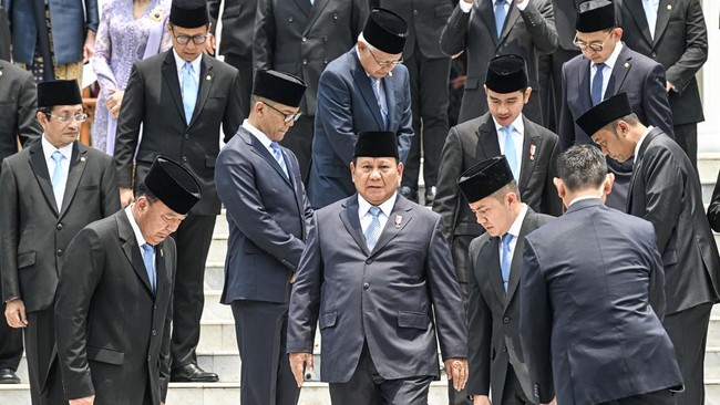 Presiden Prabowo Subianto memanggil jejeran ketua umum dan sekretaris jenderal partai politik ke Istana Kepresidenan.