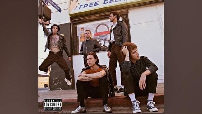 Lirik Lagu Sweater Weather - The Neighbourhood