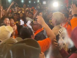 Video: Young Lex dengan Gayanya Ada di Barisan Pendukung Pramono-Rano