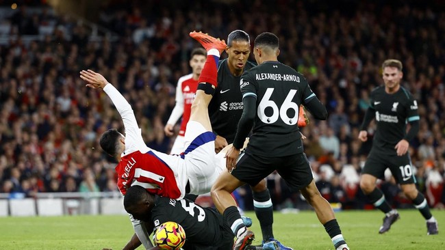 Prediksi Skor Liverpool vs Arsenal di Liga Inggris Dua rival Premier League, Liverpool dan Arsenal, akan bertemu di Stadion Anfield. Berikut prediksi skor Liverpool vs Arsenal di Liga Inggris.