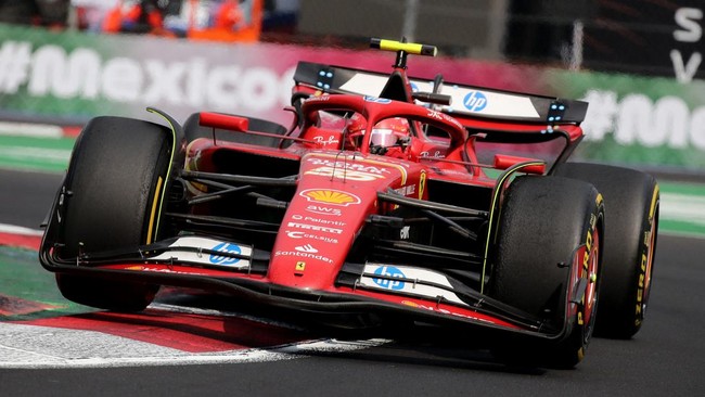 Pembalap Carlos Sainz Jr keluar sebagai pemenang Formula 1 (F1) GP Meksiko di Autodromo Hermanos Rodriguez, Senin (28/10) pagi WIB.