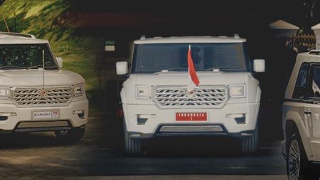 Menteri Prabowo Pakai Mobil Besutan Pindad
