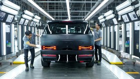 Hyundai Santa Fe Hybrid Mulai Diproduksi di RI, Harga Menjulang