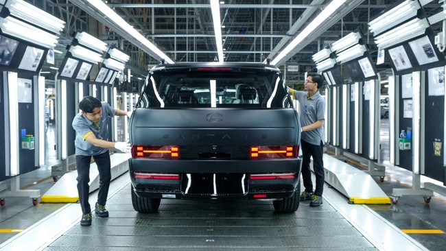 Penjualan mobil baru Hyundai lemas pada tahun ini dibanding 2023, salah satu alasannya dikatakan karena kehadiran mobil listrik murah dan mobil hybrid.