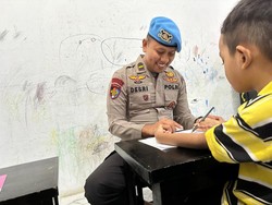Cerita Ipda Desri Jadi Guru Anak Berkebutuhan Khusus di Jambi