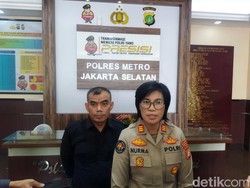Tangis Sesal Remaja Jaksel Bunuh Ayah-Nenek, Bantah Dipaksa Belajar
