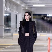 Inspirasi All Black Outfit Ala Aktris Korea Moon Ga Young, Stylish dan Elegan!
