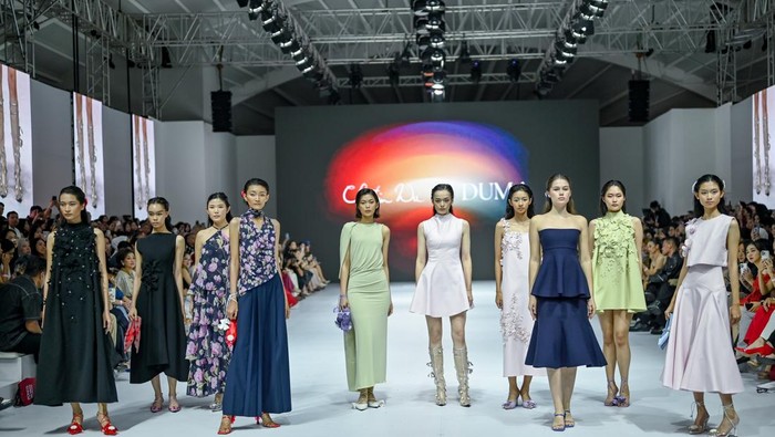 Pond's Age Miracle Runway