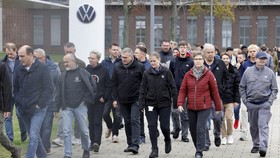 Volkswagen Bakal Tutup 3 Pabrik dan PHK Puluhan Ribu Pekerja di Jerman