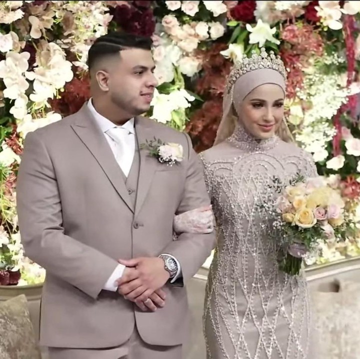 <p>Pada video tersebut, Yislam dan Miskah tampak memesona dengan balutan busana pengantin berwarna cokelat, ya, Bunda. (Foto: YouTube Fadil Jaidi)</p>