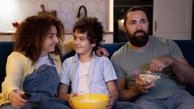 8 Rekomendasi Film Netflix yang Cocok Ditonton Bareng Anak, Ada Sekolah Sihir Sampai Petualangan Bareng Dora!