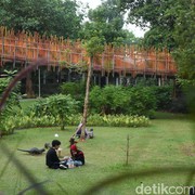 Rekomendasi 5 Taman di Jakarta untuk Quality Time Bareng Keluarga saat Long Weekend