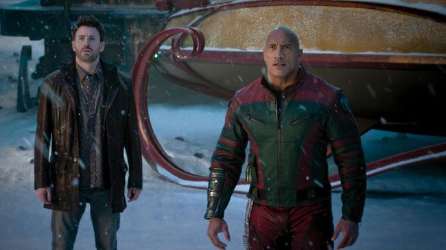 Sinopsis Red One: Dwayne Johnson dan Chris Evans bekerja sama mencari dan menyelamatkan Sinterklas yang hilang jelang Natal.