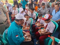 KKP Uji Coba Makan Bergizi Gratis di Pulau Untung Jawa, Ini Menunya
