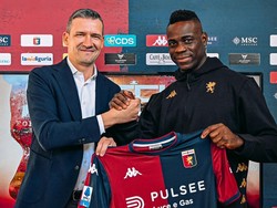 Mario Balotelli Resmi Gabung Genoa
