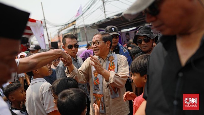 Sejumlah politikus personil Koalisi Indonesia Maju (KIM) Plus mendukung pasangan calon nomor urut tiga dari PDIP, Pramono Anung-Rano Karno di Pilgub Jakarta.