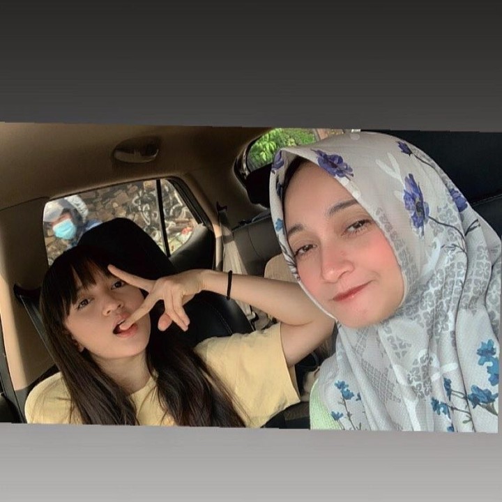 <p>Bunda masih ingat Nia Paramitha? Artis lawas pemain serial Lupus ini sudah jarang tampil di layar kaca. Nia kini diketahui fokus mengurus keluarganya, termasuk keempat anaknya yang beranjak dewasa, Bunda. (Foto: Instagram @nipam_niaparamita)</p>