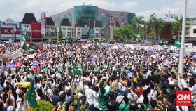 Ribuan Santri Kepung Polda DIY: Tolak Miras, Kecam Kasus Penusukan