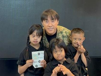 Shin Tae Yong Berbagi Kebahagiaan Bersama Anak-Anak dengan Down Syndrome