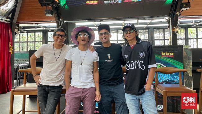 Slank memberi isyarat akan muncul berbagai kejutan dalam konser HUT ke-41 bertajuk Pasar Malam Empat Satoe pada Januari 2025.
