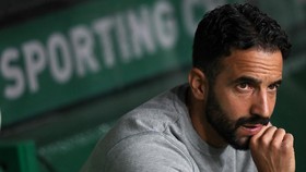 Selangkah Lagi ke MU, Ruben Amorin Tolak Jadi Mourinho Baru