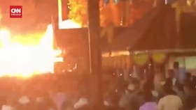 VIDEO: 150 Orang Terluka Saat Mercon Meledak di Festival India